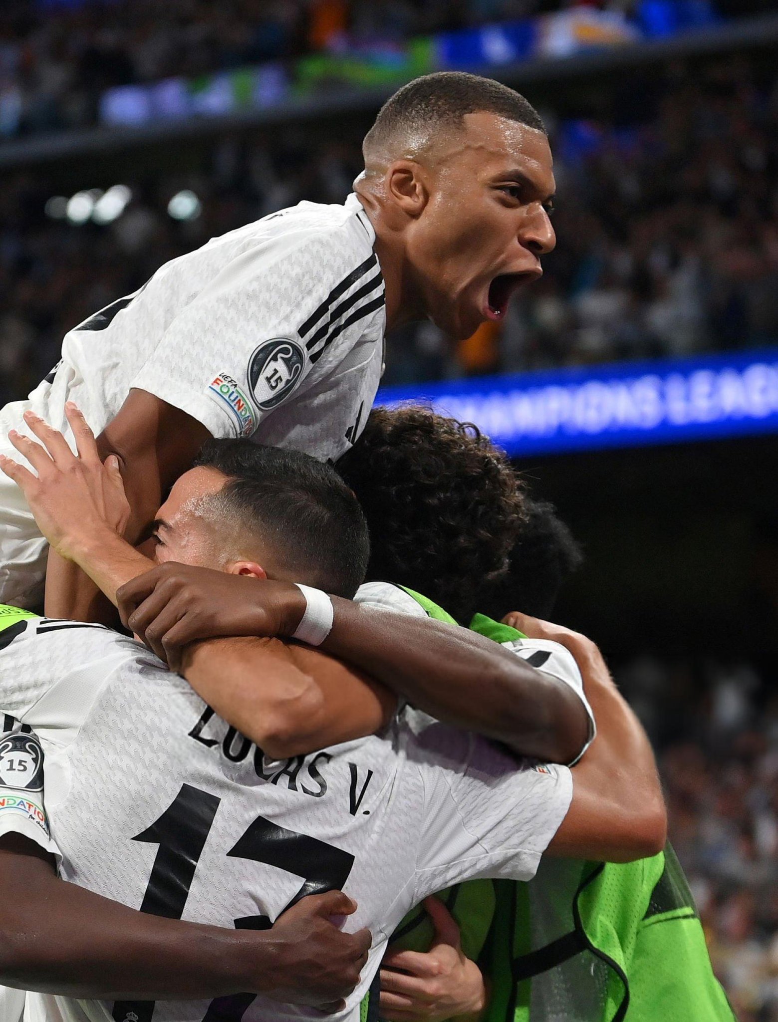 九游网页版游戏中心-这也行？斯图加特围绕德国杯绝杀压哨比利亚雷亚尔关键时刻强势反弹，山东泰山遗憾出局备战亚冠的简单介绍